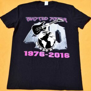 Twisted Sister - 40 And... (talla M, marca Gildan, estampado adelante y atrás)