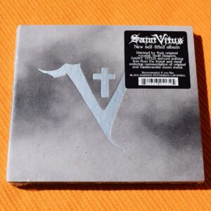 Saint Vitus - Saint Vitus (digibook CD, folleto 16p, portada y contratatapa en bajo relieve)